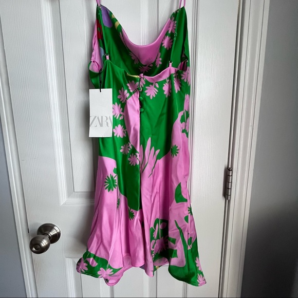 ❄️Zara Satin Dress - Picture 2 of 7